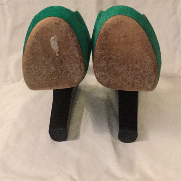 Jimmy Choo suede peep toe heels - Picture 5 of 6